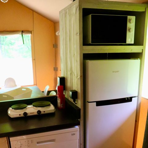 TENTE TOILE ET BOIS 6 personnes - y compris les installations sanitaires