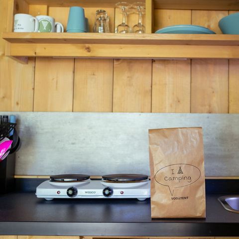 TENTE TOILE ET BOIS 4 personnes - y compris les installations sanitaires