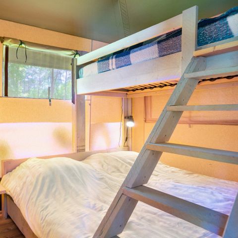 TENTE TOILE ET BOIS 7 personnes - y compris les installations sanitaires