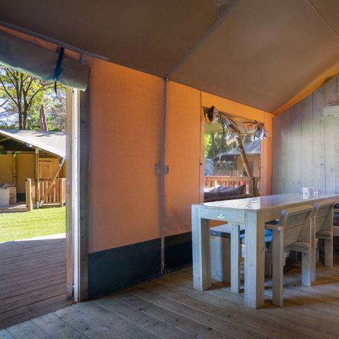 TENTE TOILE ET BOIS 7 personnes - y compris les installations sanitaires