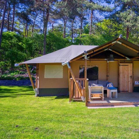 TENTE TOILE ET BOIS 7 personnes - y compris les installations sanitaires