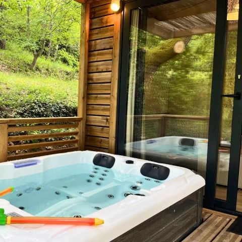 BUNGALOW 5 personnes - Cottage Pantaïa 3 Pièces 5 Personnes Climatisé + TV + Jacuzzi