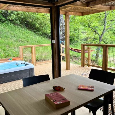 Mobilhome 5 personnes - Cottage Séouvo 3 Pièces 5 Personnes Climatisé + TV + Jacuzzi