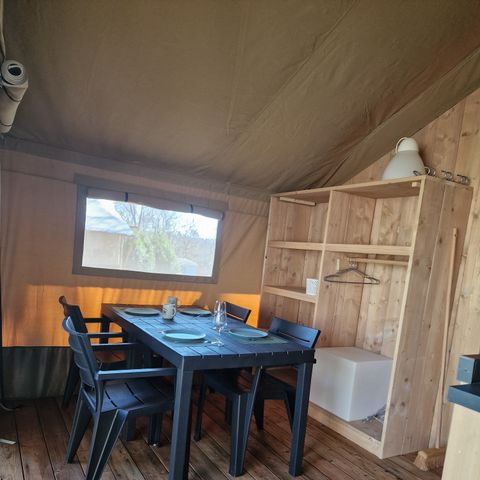 Tente en toile et en bois 4 personnes - y compris les installations sanitaires