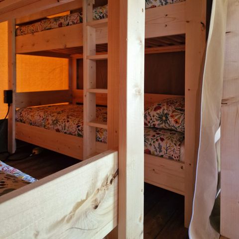 TENTE TOILE ET BOIS 6 personnes - y compris les toilettes