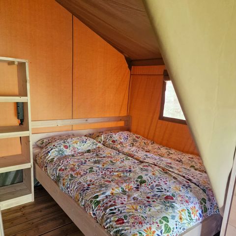 TENTE TOILE ET BOIS 6 personnes - y compris les toilettes