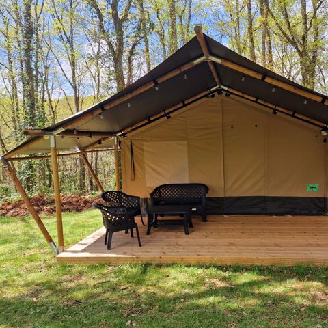 TENTE TOILE ET BOIS 6 personnes - y compris les toilettes