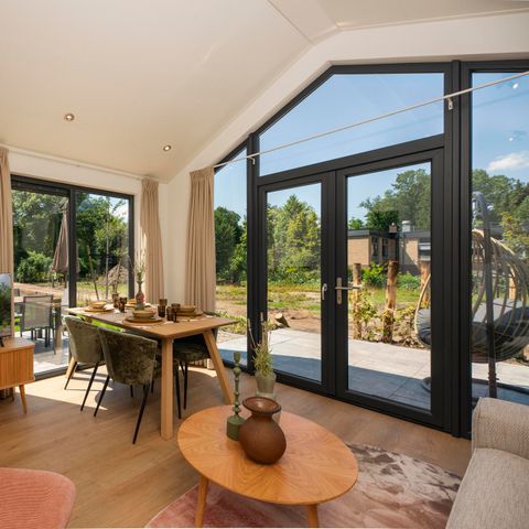 LODGE 4 personnes - Petite maison avec bain à remous