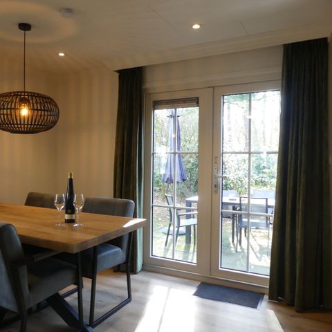 CHALET 4 personnes - Fleur de renoncule avec jacuzzi