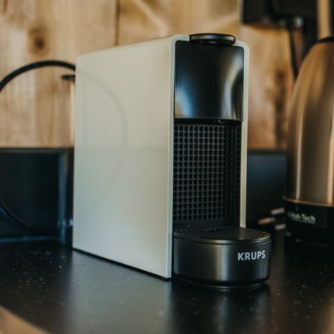 TENTE TOILE ET BOIS 6 personnes - y compris les installations sanitaires