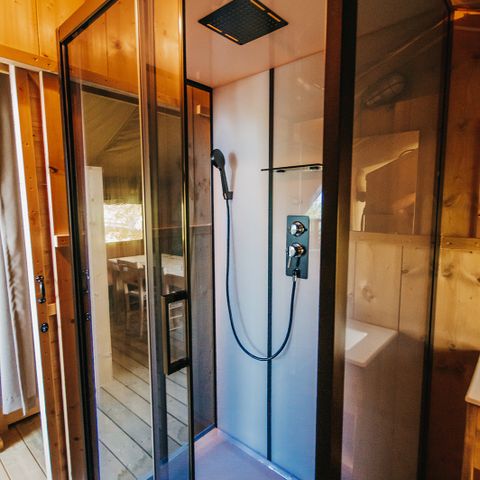 TENTE TOILE ET BOIS 6 personnes - y compris les installations sanitaires