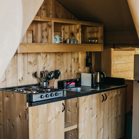 Tente en toile et en bois 4 personnes - y compris les installations sanitaires