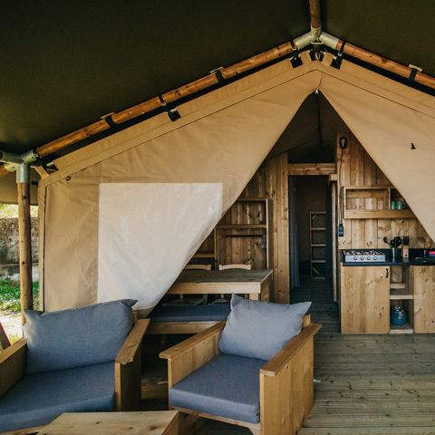 Tente en toile et en bois 4 personnes - y compris les installations sanitaires