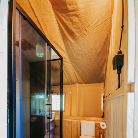 Tente en toile et en bois 6 personnes - y compris les installations sanitaires