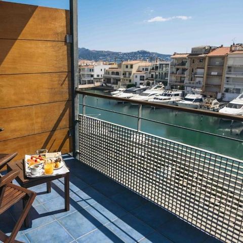 Chambre 3 personnes - Double - Lit supplementaire - Balcon - Vue Canal
