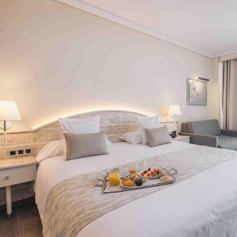 Chambre 3 personnes - Double - Lit supplementaire - Balcon - Vue Canal