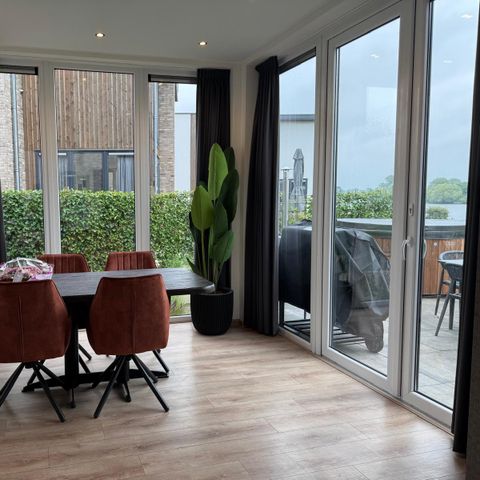 Hébergement pour groupe 10 personnes - Maas Villa Wellness