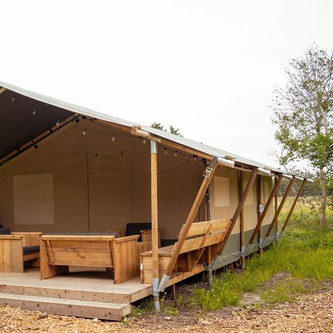 TENTE TOILE ET BOIS 6 personnes - y compris les installations sanitaires