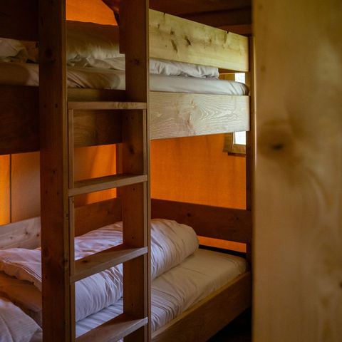 Tente en toile et en bois 6 personnes - y compris les installations sanitaires