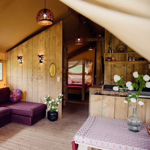 TENTE TOILE ET BOIS 6 personnes - y compris les installations sanitaires