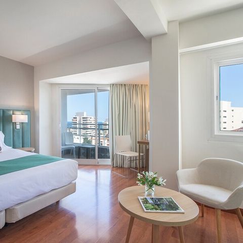 Chambre 3 personnes - JUNIOR SUITE - VUE MER - BALCON