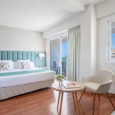 Chambre 3 personnes - JUNIOR SUITE - VUE MER - BALCON