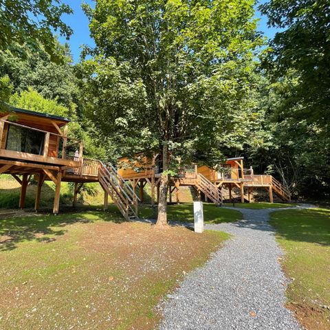 HÉBERGEMENT INSOLITE 2 personnes - Maison dans les arbres 2 personnes