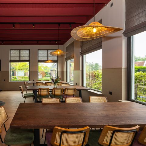 MAISON 36 personnes - Bâtiment principal 20 personnes + 4 grandes serres