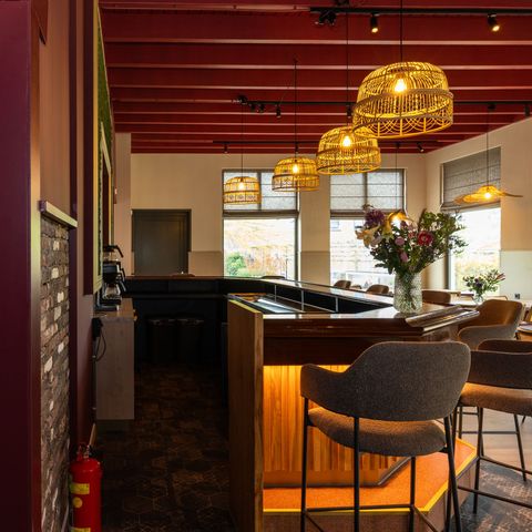Hébergement pour groupe 40 personnes - Bâtiment principal 20 personnes + 5 petites serres