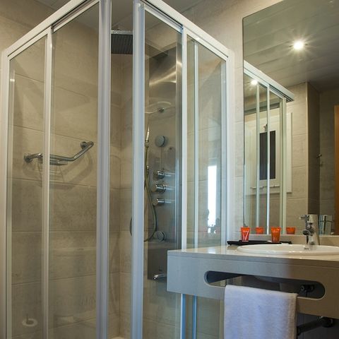 CHAMBRE 2 personnes - CHAMBRE DOUBLE - BALCON - PETIT-DÉJEUNER INCLUS