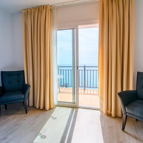 CHAMBRE 2 personnes - CHAMBRE DOUBLE - SUPERIOR - BALCON - VUE MER - PETIT-DÉJEUNER INCLUS