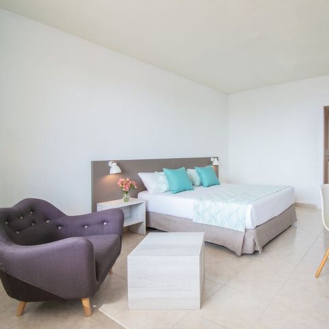 Chambre 2 personnes - DOUBLE - BALCON - PETIT-DÉJEUNER INCLUS