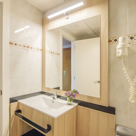 CHAMBRE 3 personnes - Chambre Familiale - 3 personnes - balcon