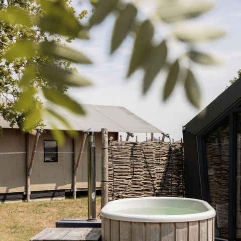 Tiny house 2 personnes - avec jacuzzi