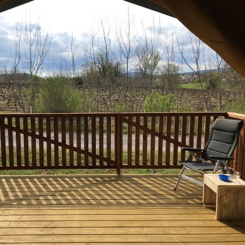 TENTE TOILE ET BOIS 4 personnes - y compris les installations sanitaires