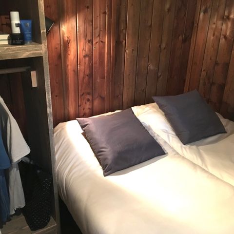 TENTE TOILE ET BOIS 6 personnes - y compris les installations sanitaires