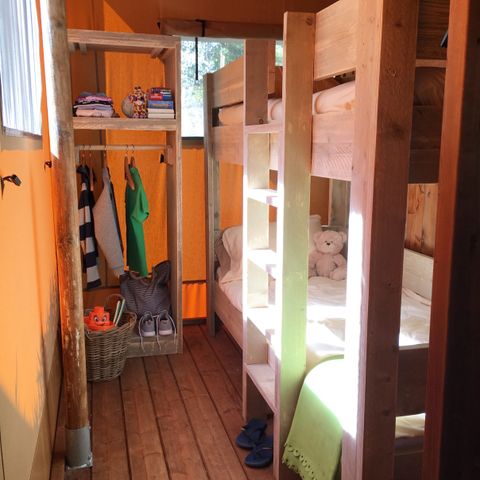 Tente en toile et en bois 6 personnes - y compris les installations sanitaires