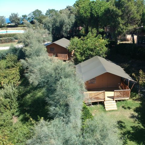 TENTE TOILE ET BOIS 4 personnes - y compris les installations sanitaires