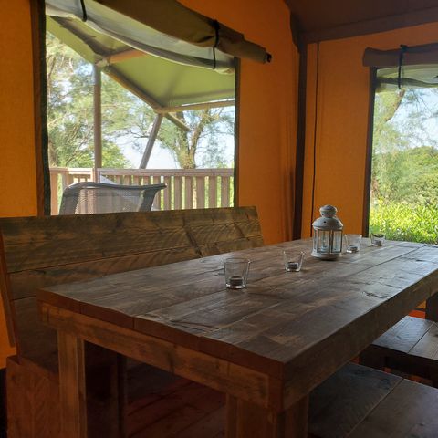 Tente en toile et en bois 4 personnes - y compris les installations sanitaires