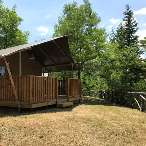 Tente en toile et en bois 4 personnes - y compris les installations sanitaires