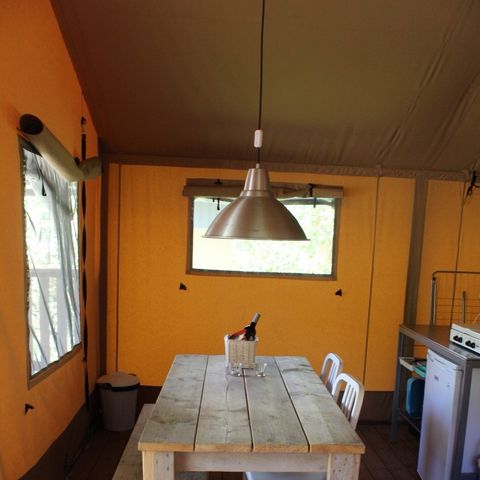 TENTE TOILE ET BOIS 4 personnes - y compris les installations sanitaires