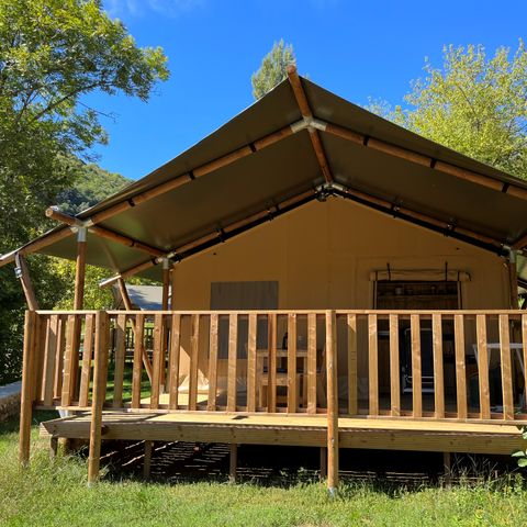 TENTE TOILE ET BOIS 4 personnes - y compris les installations sanitaires