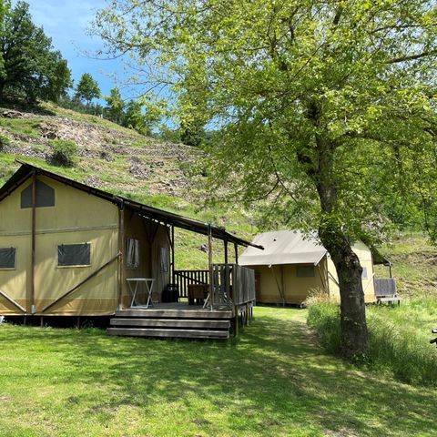 Tente en toile et en bois 6 personnes - Logement avec installations sanitaires