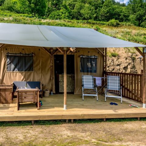 Tente en toile et en bois 6 personnes - Logement avec installations sanitaires