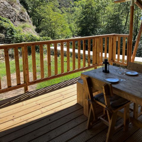 Tente en toile et en bois 4 personnes - y compris les installations sanitaires