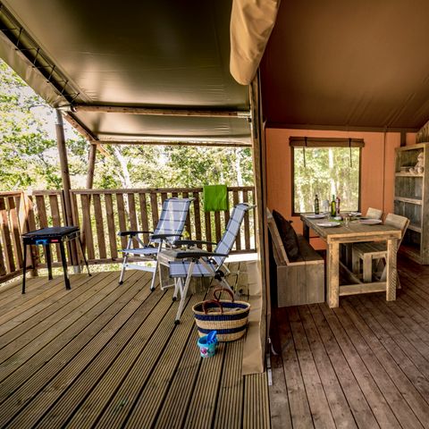 TENTE TOILE ET BOIS 4 personnes - y compris les installations sanitaires (AVENTURE)