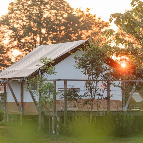 TENTE 2 personnes - glamping, toilettes privées, évier & baignoire extérieure 15m²