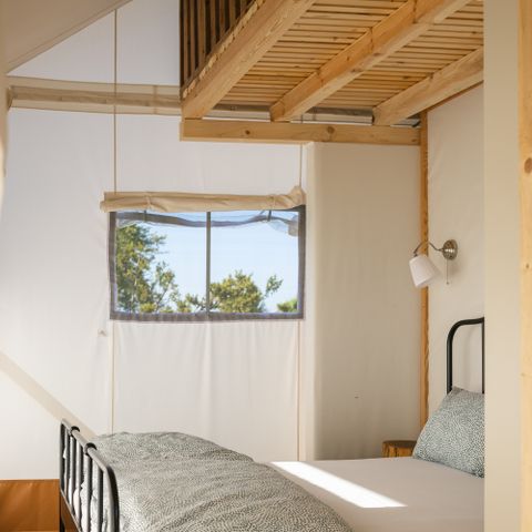 TENTE TOILE ET BOIS 5 personnes - Tente Glamping avec Salle de Bain, Amber 44 m², Premium - JACUZZI