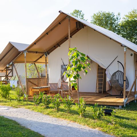 TENTE TOILE ET BOIS 5 personnes - Tente Glamping avec Salle de Bain, Amber 44 m², Premium - JACUZZI