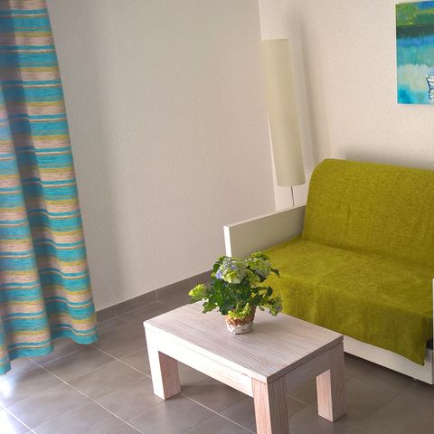 APPARTEMENT 4 personnes - G/51_2 PIECES 4 PERSONNES TERRASSE RDC